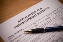 Applications for unemployment benefits in the US rose last week by 7 thousand while there was expected a decline