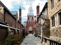 Yale University Economists Consider Bitcoin a Bubble