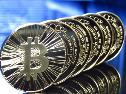 Bitcoin and Ripple Go Up; Ethereum Enters a Correction