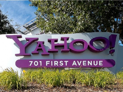 Yahoo will consider alternatives for Internet division and will cut jobs
