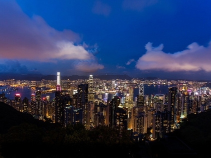 The Japanese stock market rose while the Chinese decreased